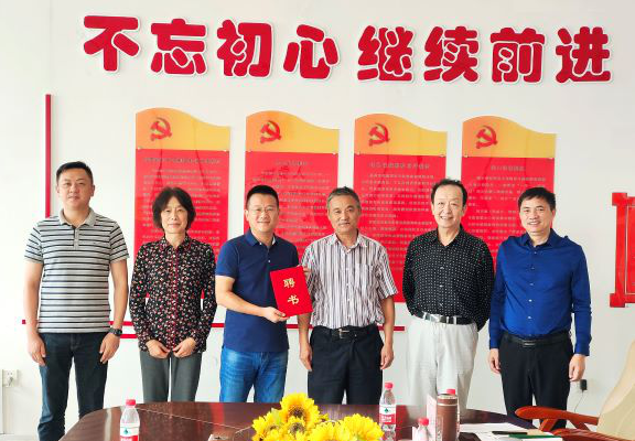 <strong>單強院長率隊拜訪遼寧理工職業(yè)大學(xué)</strong>